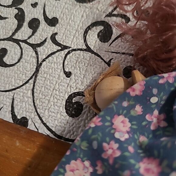 Folk Art Spoolie Doll - Picture 5 of 5